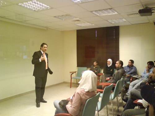     حلقة النقاش (مستقبل طلبة المحاسبة في الجامعات الأردنية ).JPG